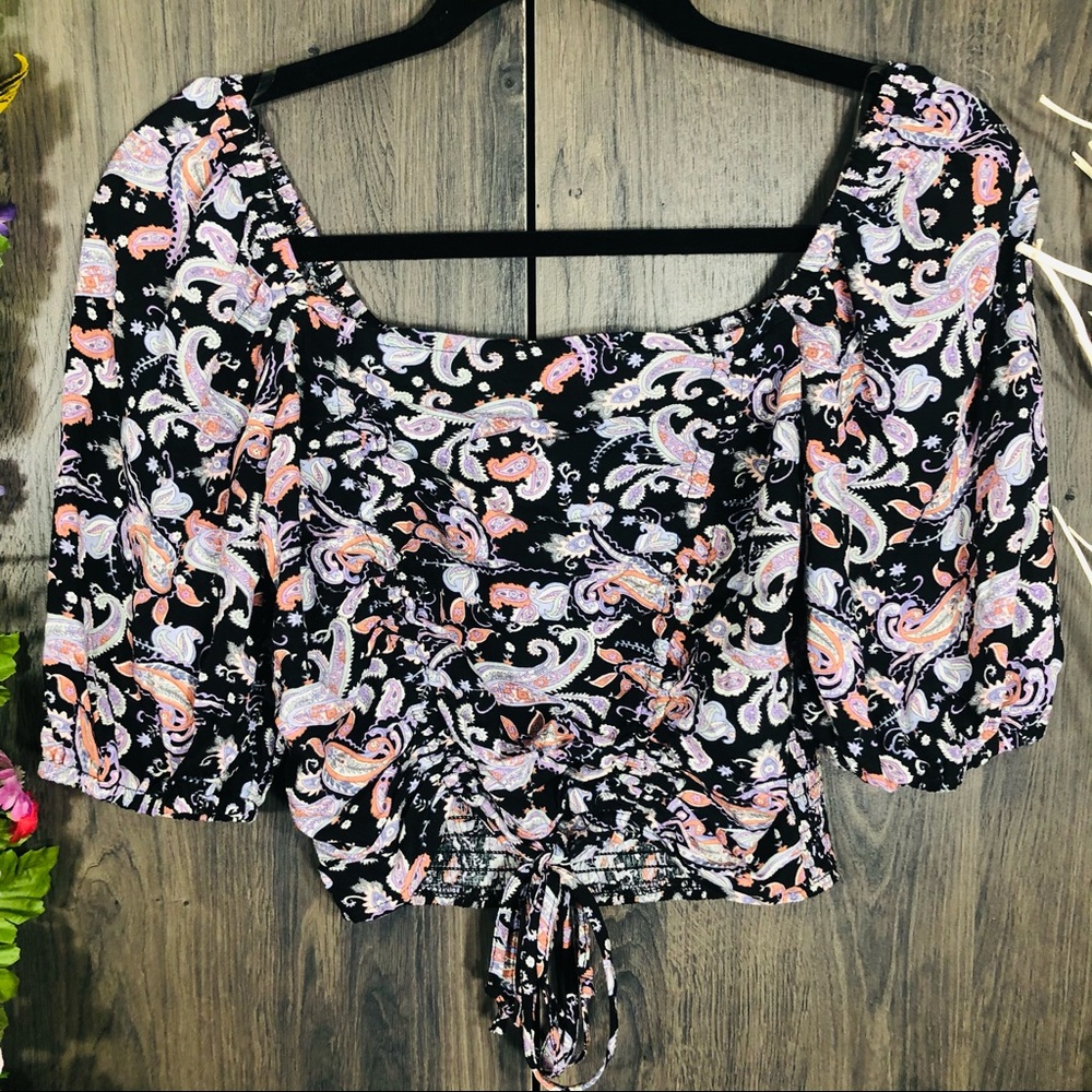 •🌸5/$25🌸Vylette Floral Printed Short Sleeved Crop Top Medium * Damaged *